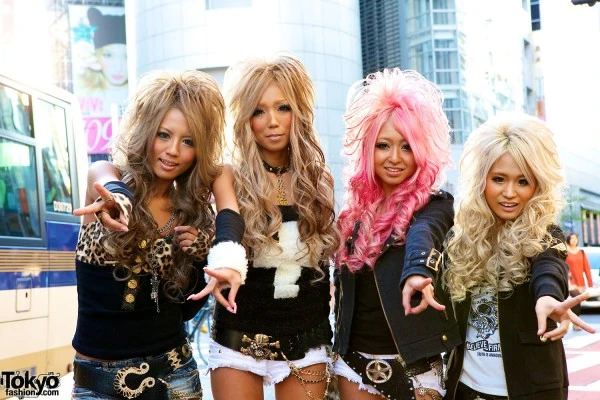 ¿Qué es un Gyaru en Japón? El estilo más rebelde y cool del país del sol naciente